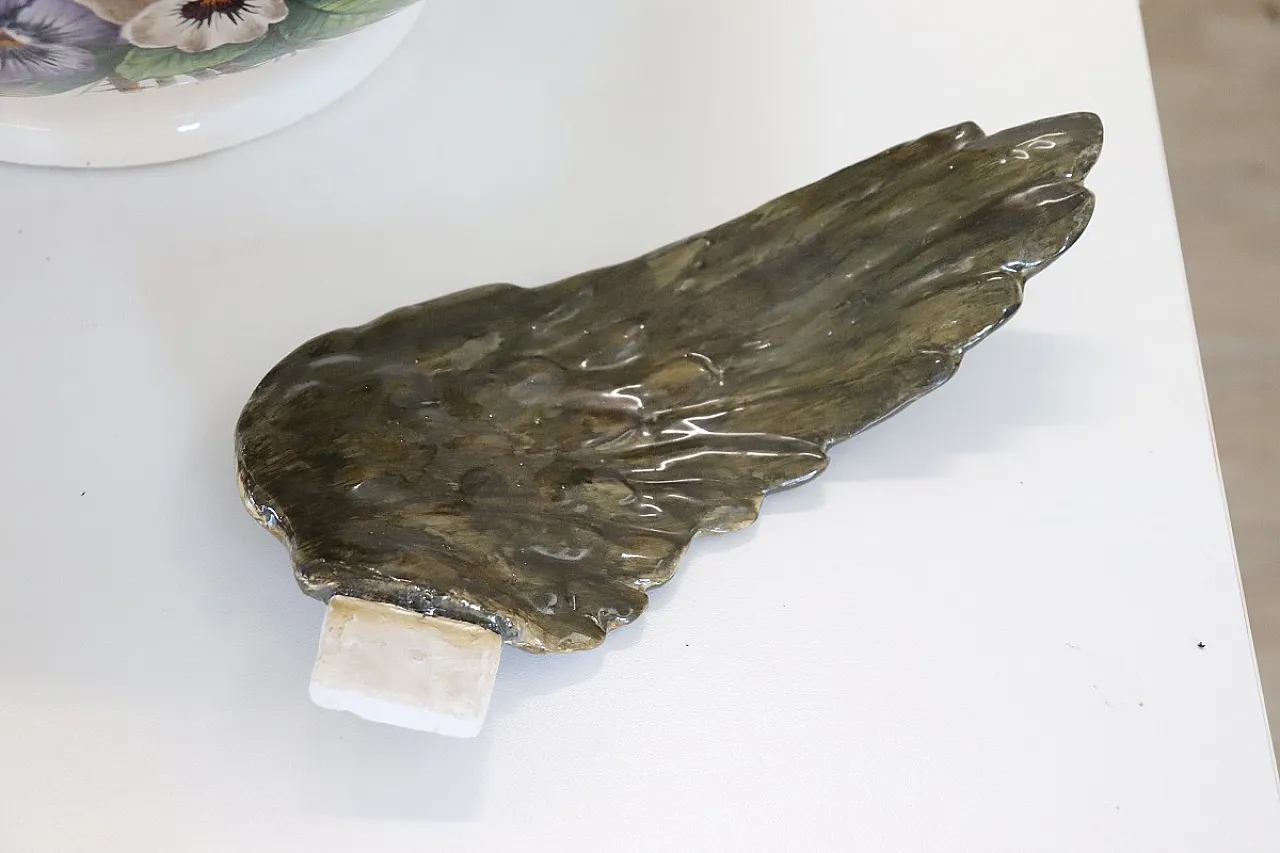 Vaso in ceramica con figure in rilievo, inizi '900 20