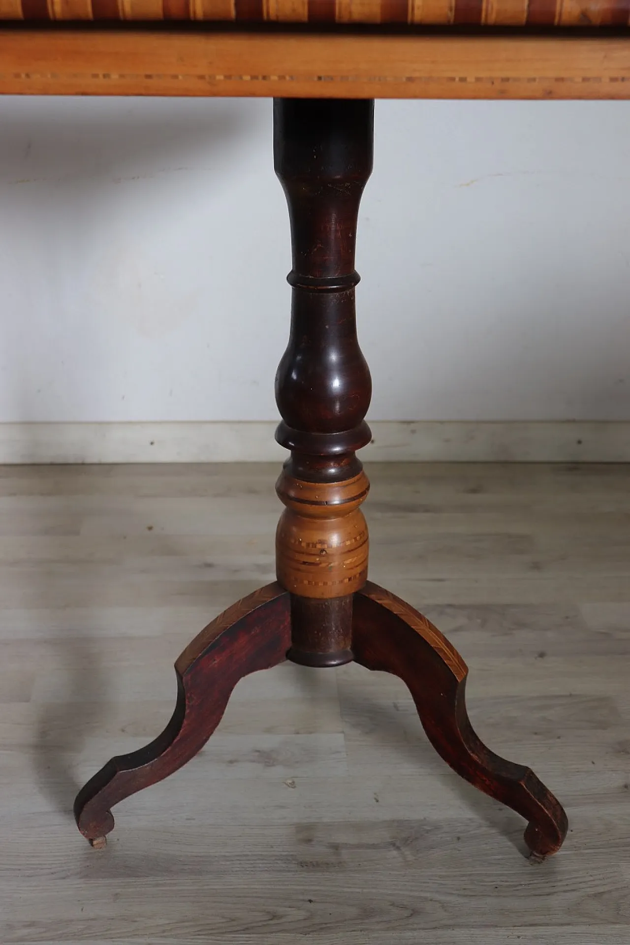 Inlaid walnut coffee table, 19th century 8