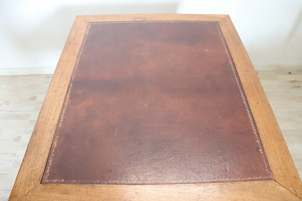 Walnut desk, 19th century 6