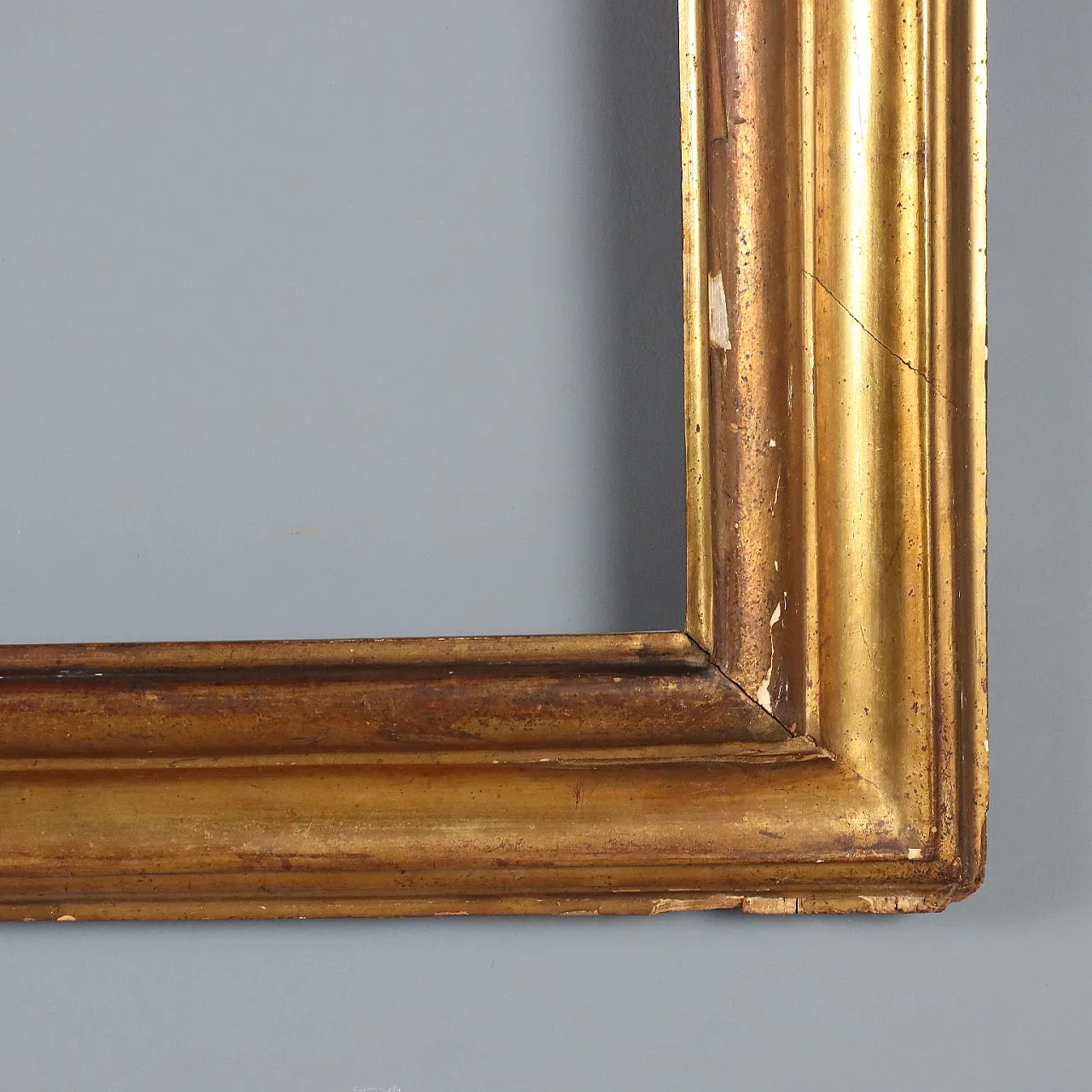 Shaped fir wood frame with gold leaf finish, 19th century 6