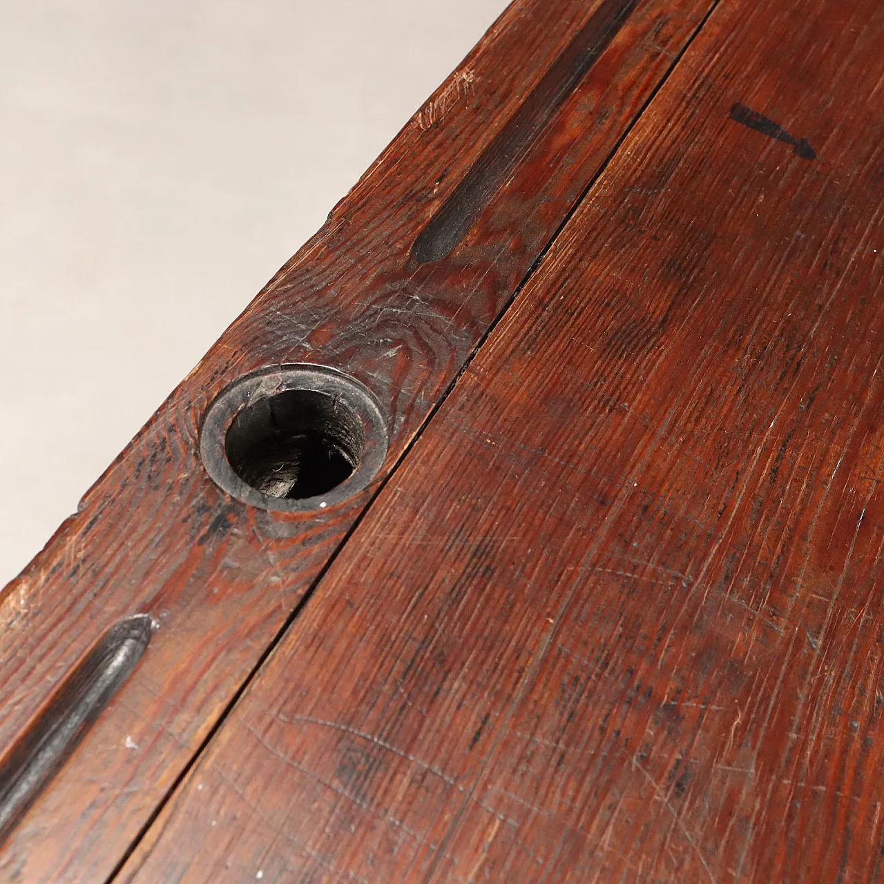 Banco scuola in larice tinto noce con due sedili ribaltabili, '800 9