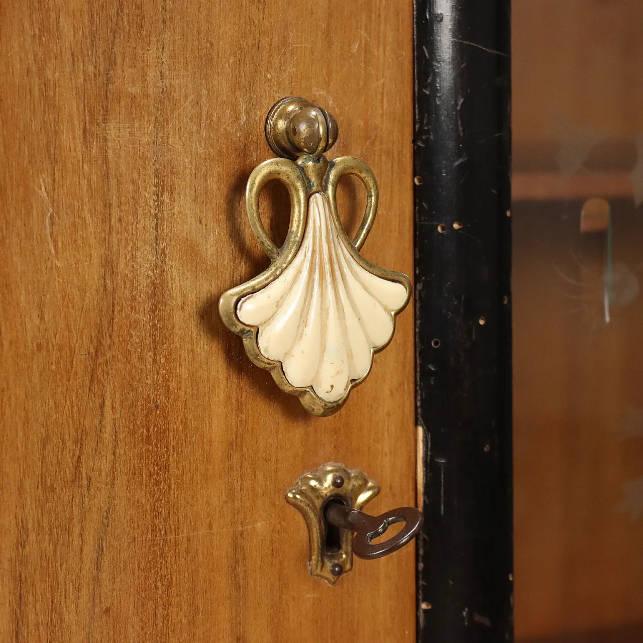 Credenza con impiallacciatura in noce, '800 7