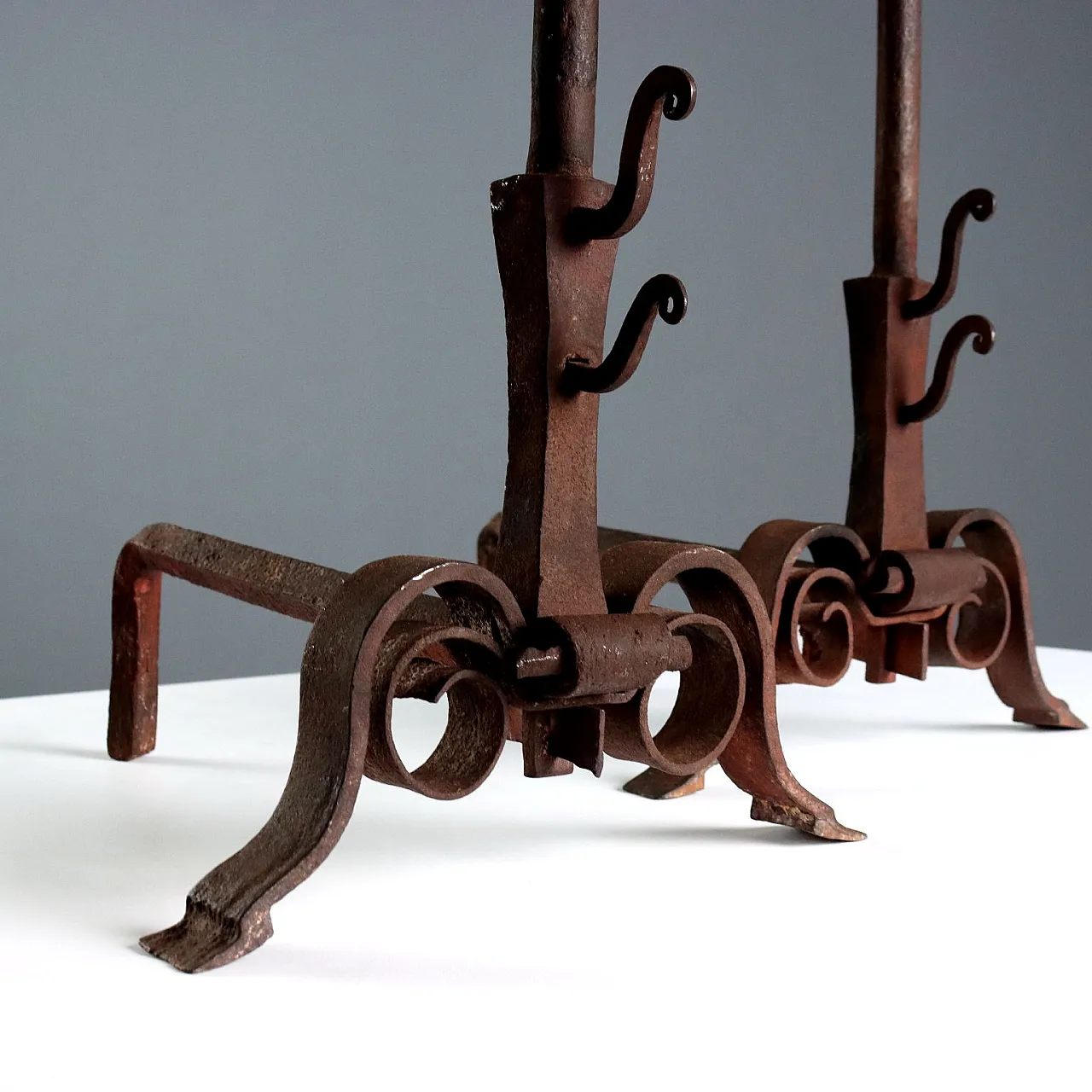 Andirons and spark guards in wrought iron and bronze, 19th century 8