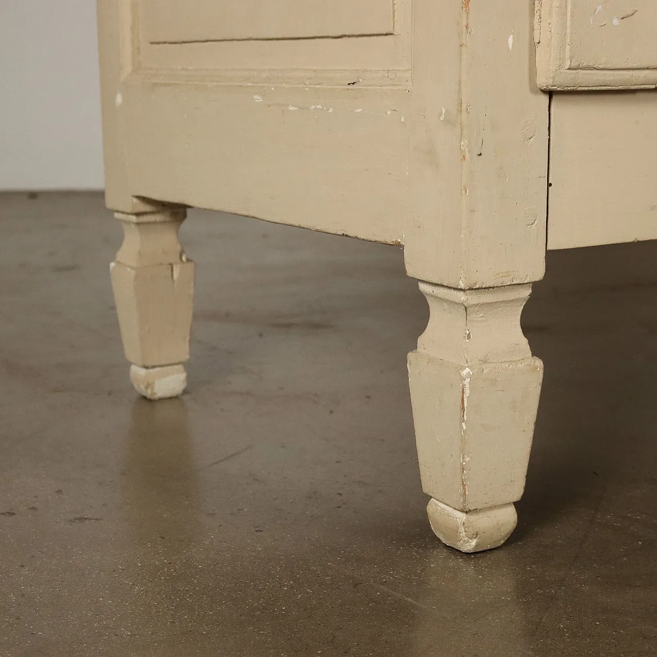 Armadio dispensa Direttorio in pioppo laccato bianco, fine '700 7