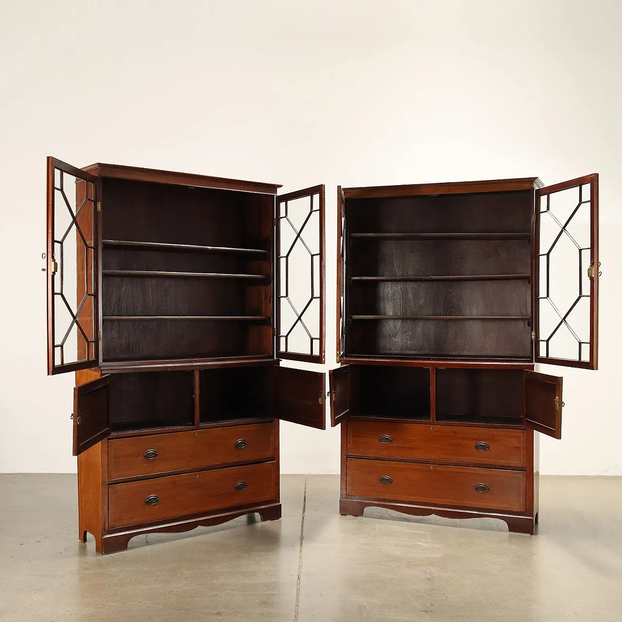 Pair of mahogany bookcases, 19th century 3