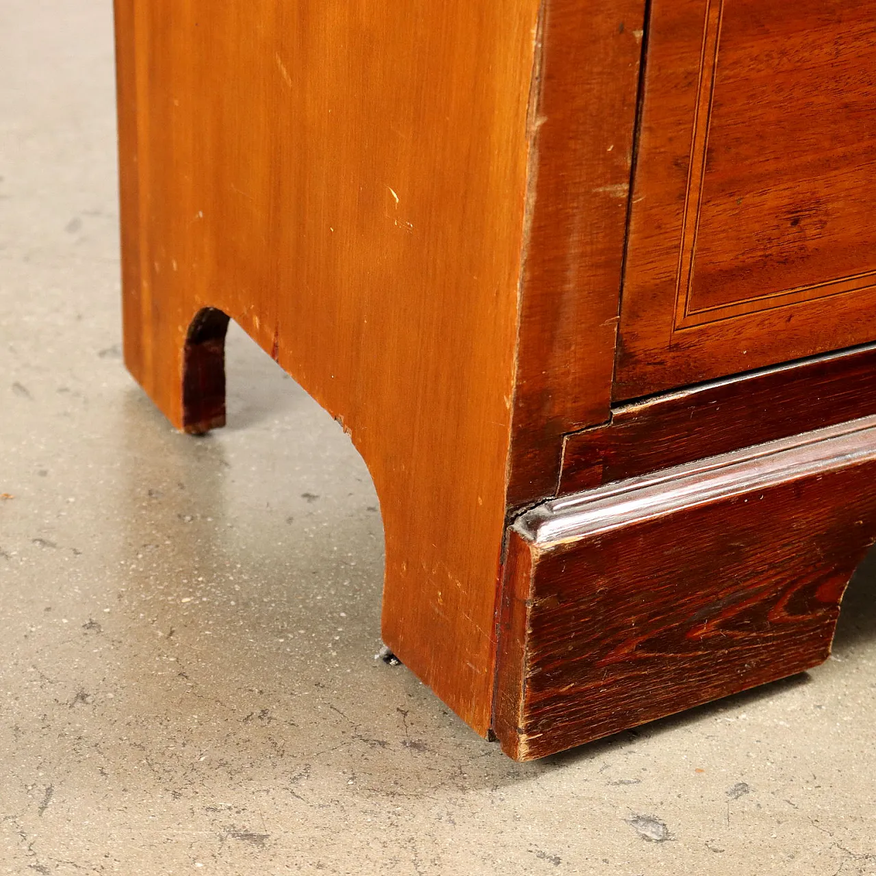 Pair of mahogany bookcases, 19th century 7