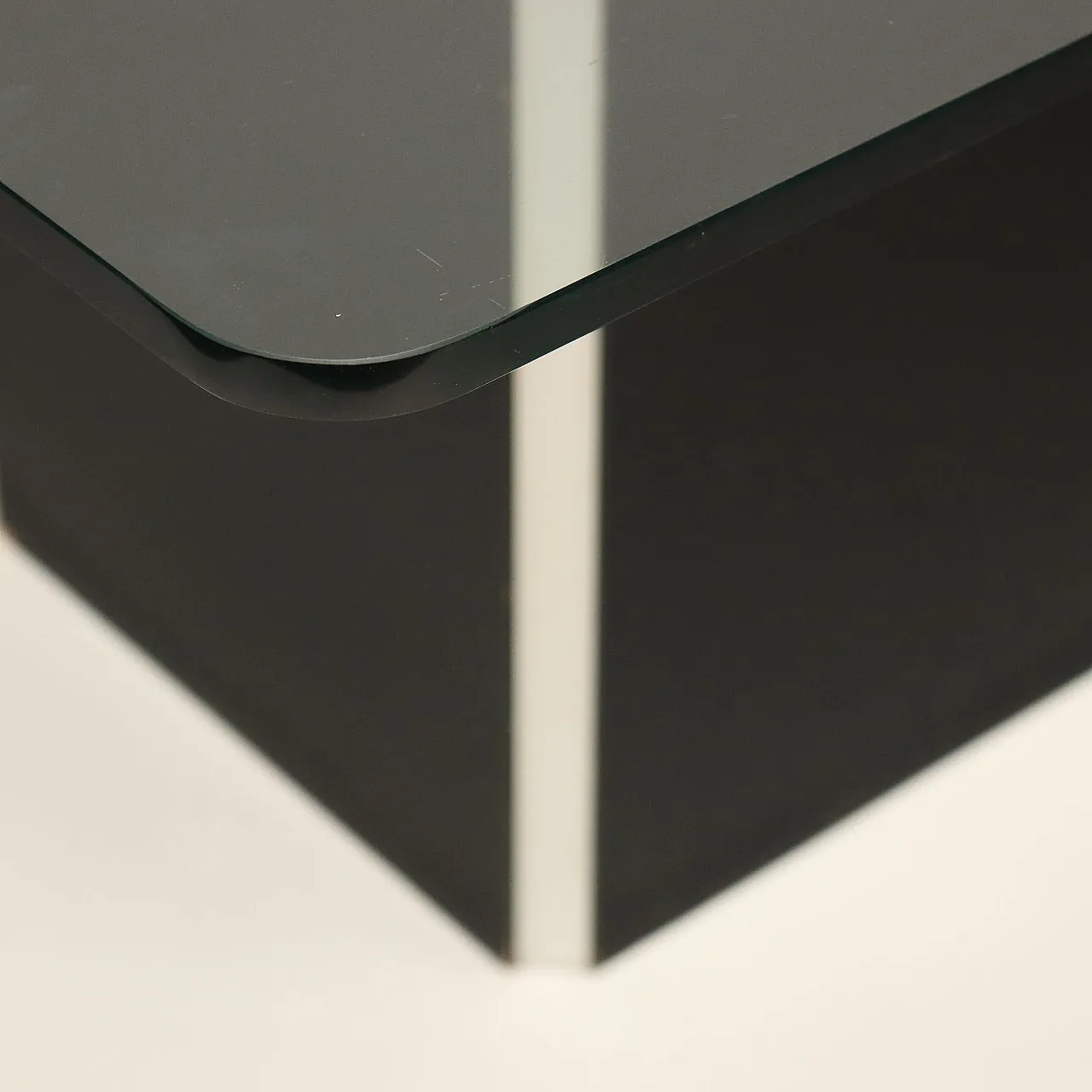 Tavolo quadrato in legno e alluminio con piano in vetro, anni '80 6