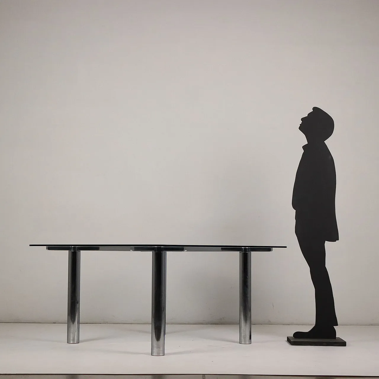 Tavolo quadrato in vetro con base in metallo cromato, anni '80 3