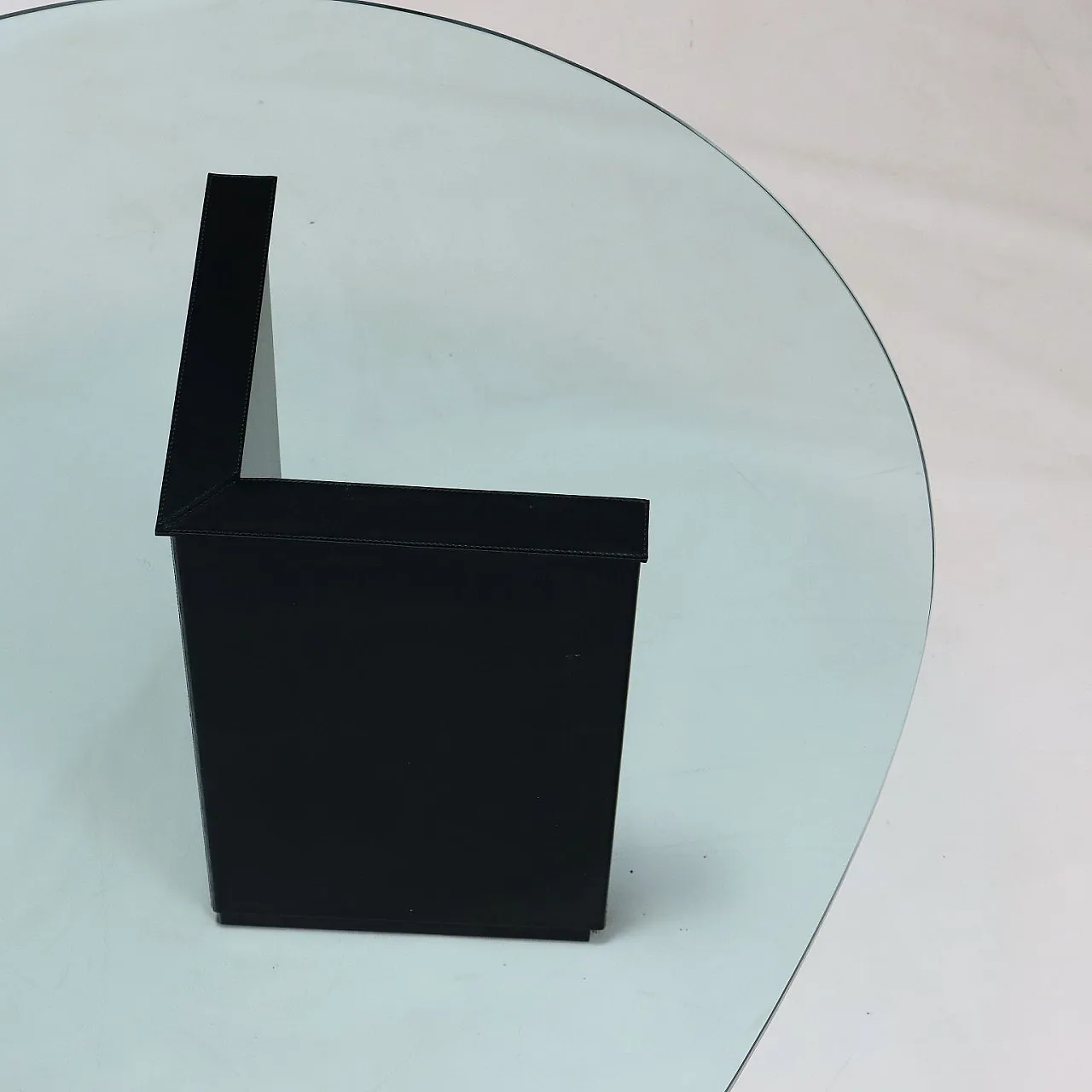 Tavolo con piano in vetro, anni '80 5