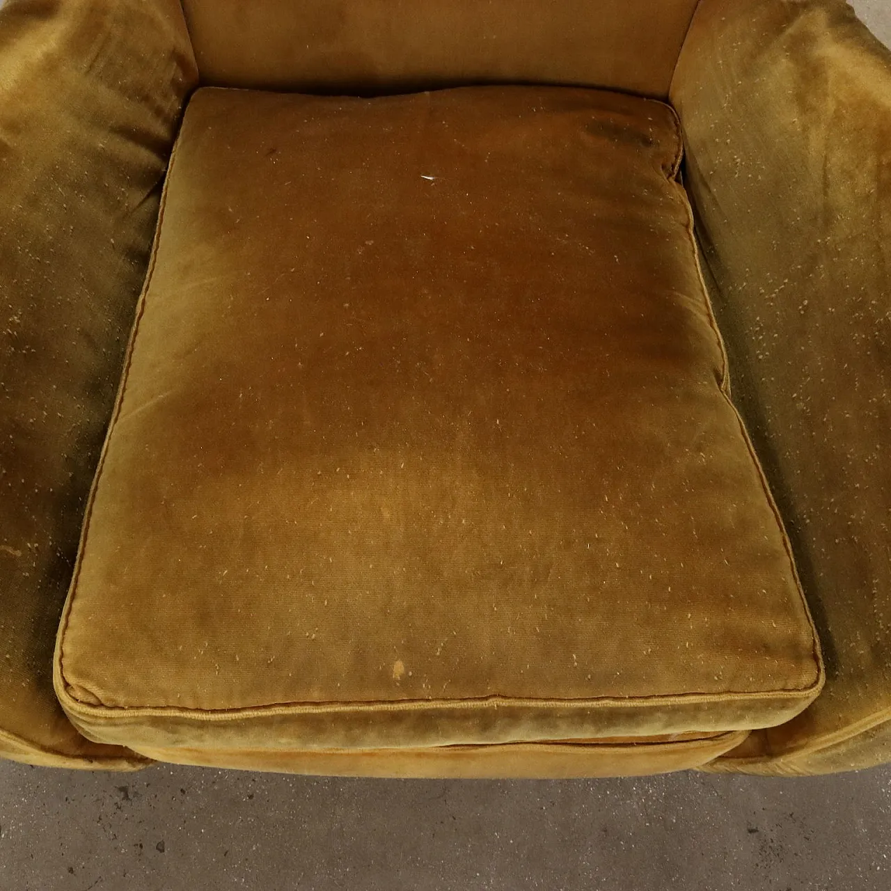 Pair of Bergère brown velvet armchairs in original fabric, Italy 1950s 5