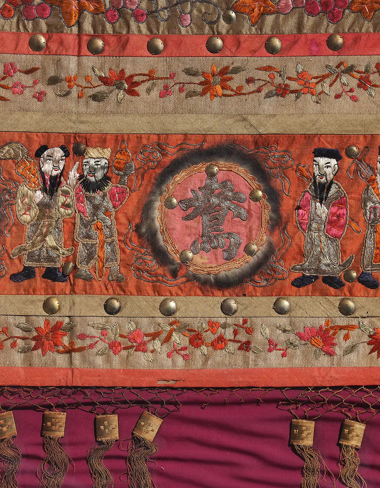 Coppia di tessuti cerimoniali cinesi in seta ricamata, '800 4