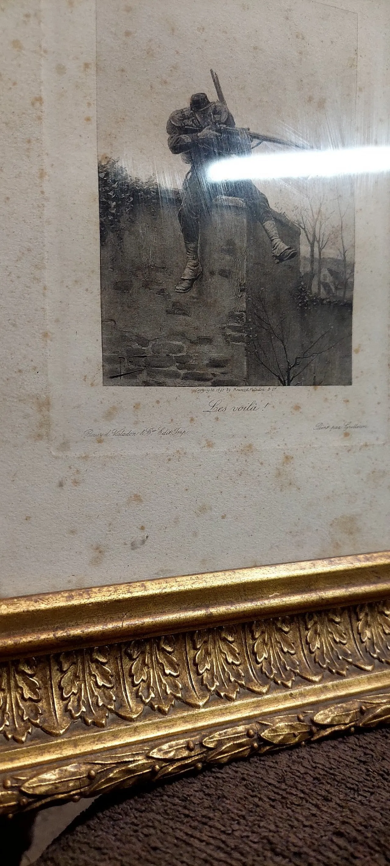 Cornice in pastiglia dorata con stampa di soldato, primo '900 3