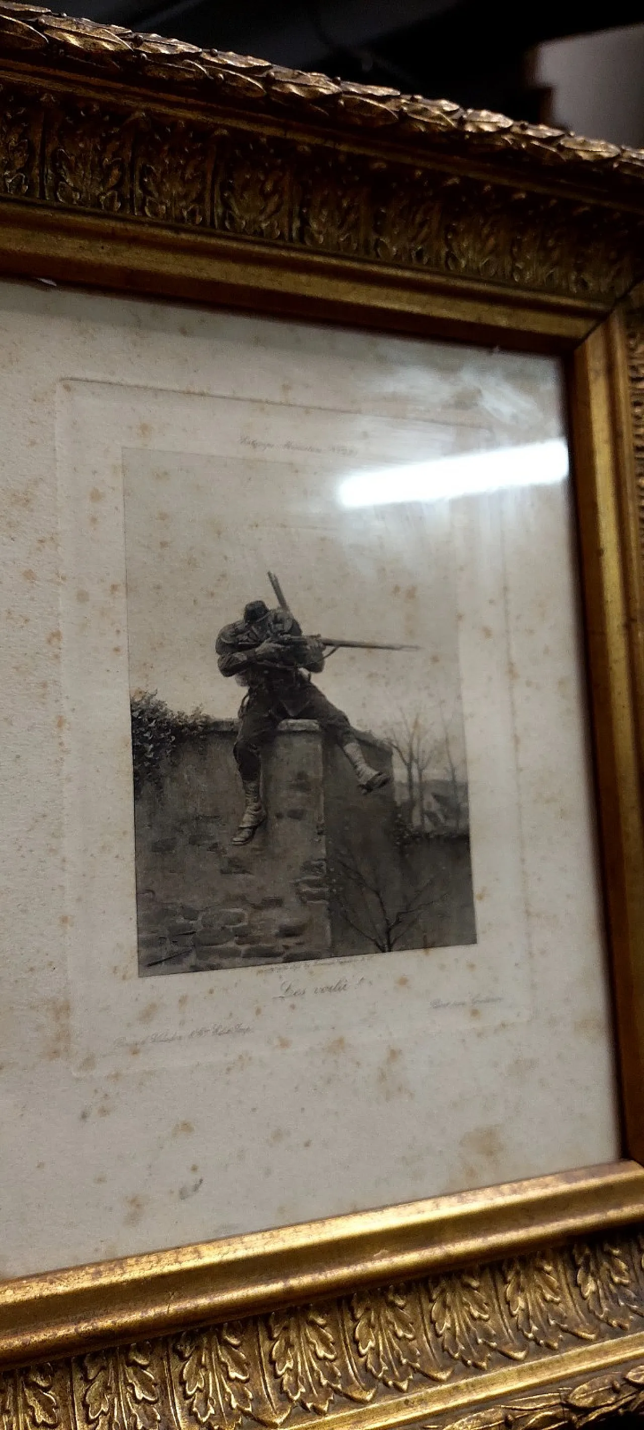Cornice in pastiglia dorata con stampa di soldato, primo '900 5