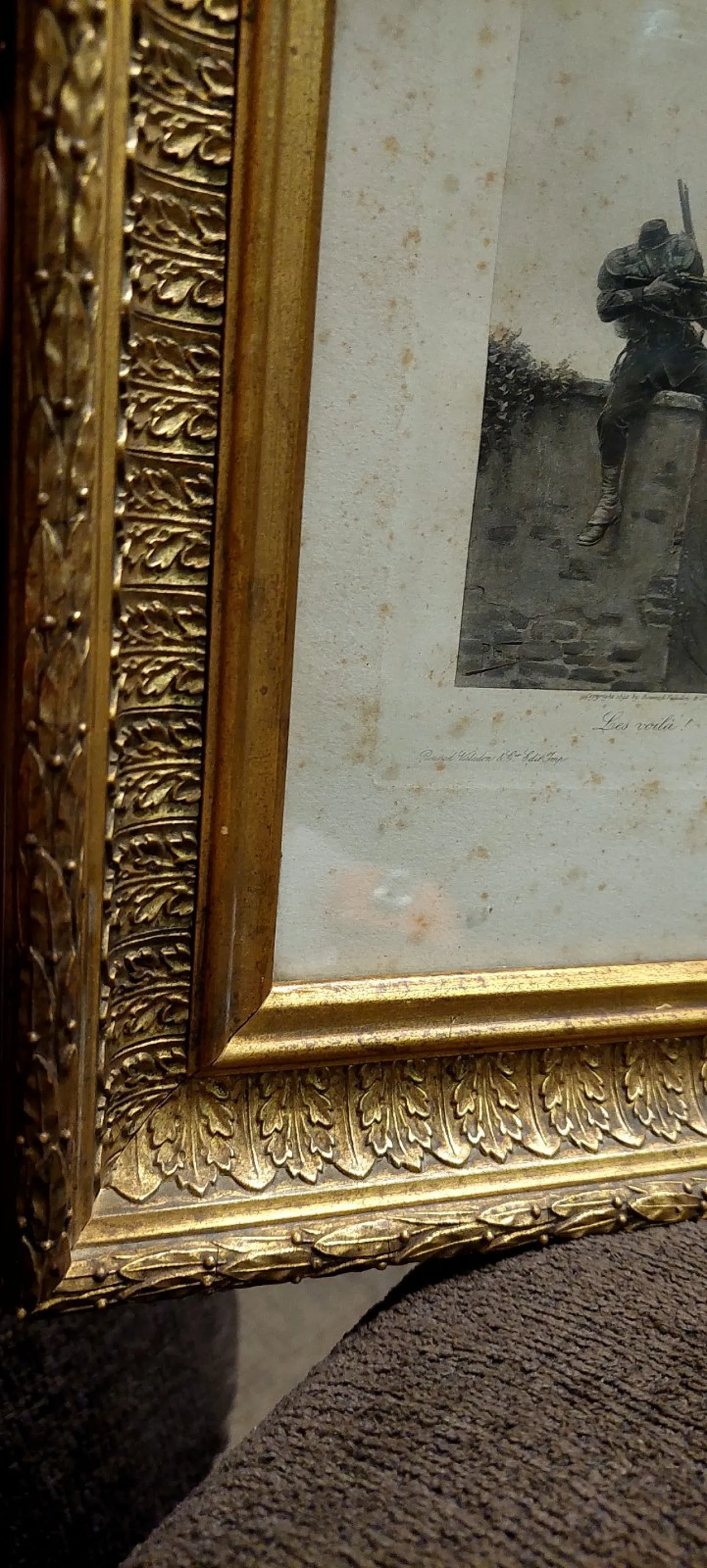 Cornice in pastiglia dorata con stampa di soldato, primo '900 7