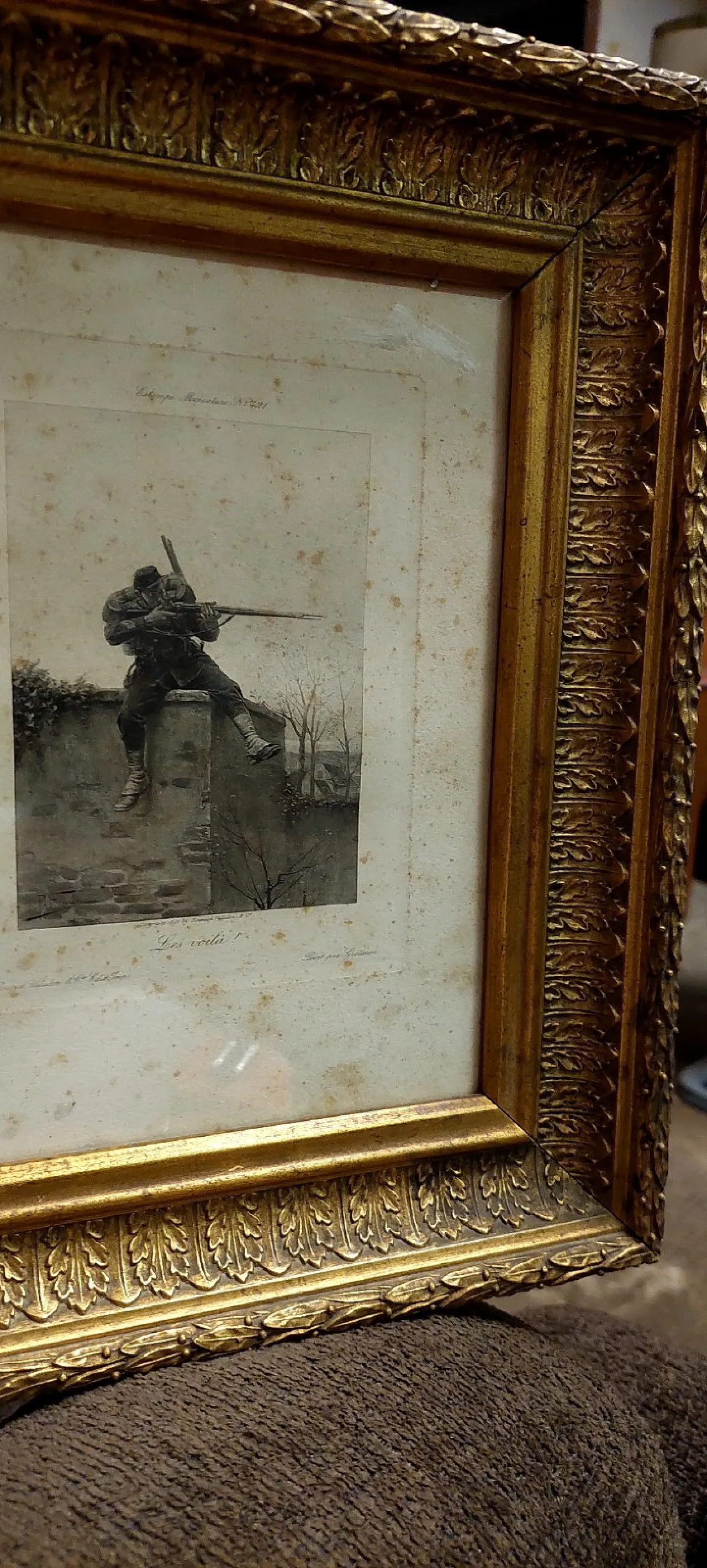 Cornice in pastiglia dorata con stampa di soldato, primo '900 9