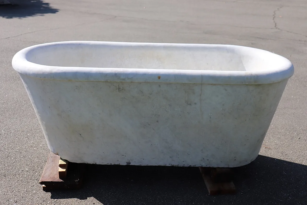Marble bathtub, early 19th century 4