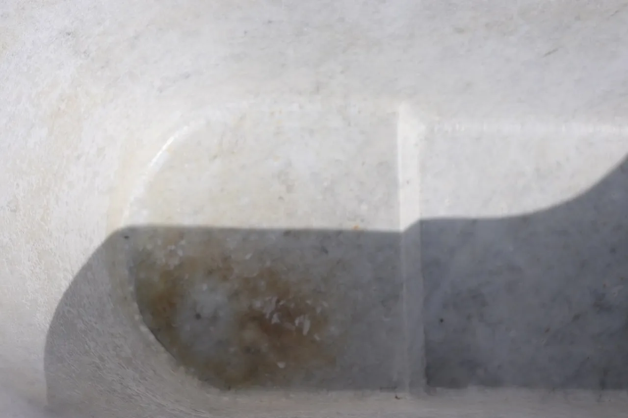 Marble bathtub, early 19th century 8