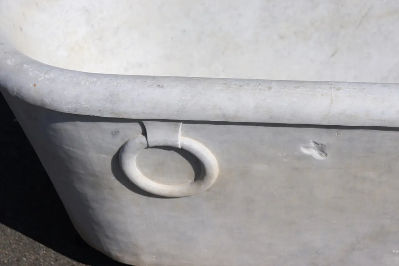Marble bathtub, early 19th century 10