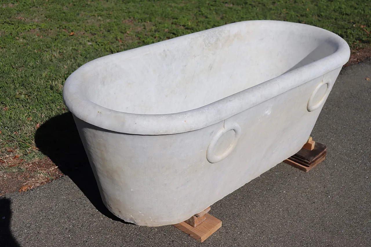 Marble bathtub, early 19th century 15