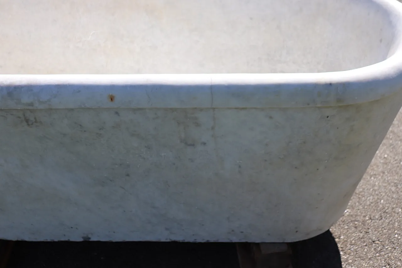 Marble bathtub, early 19th century 18