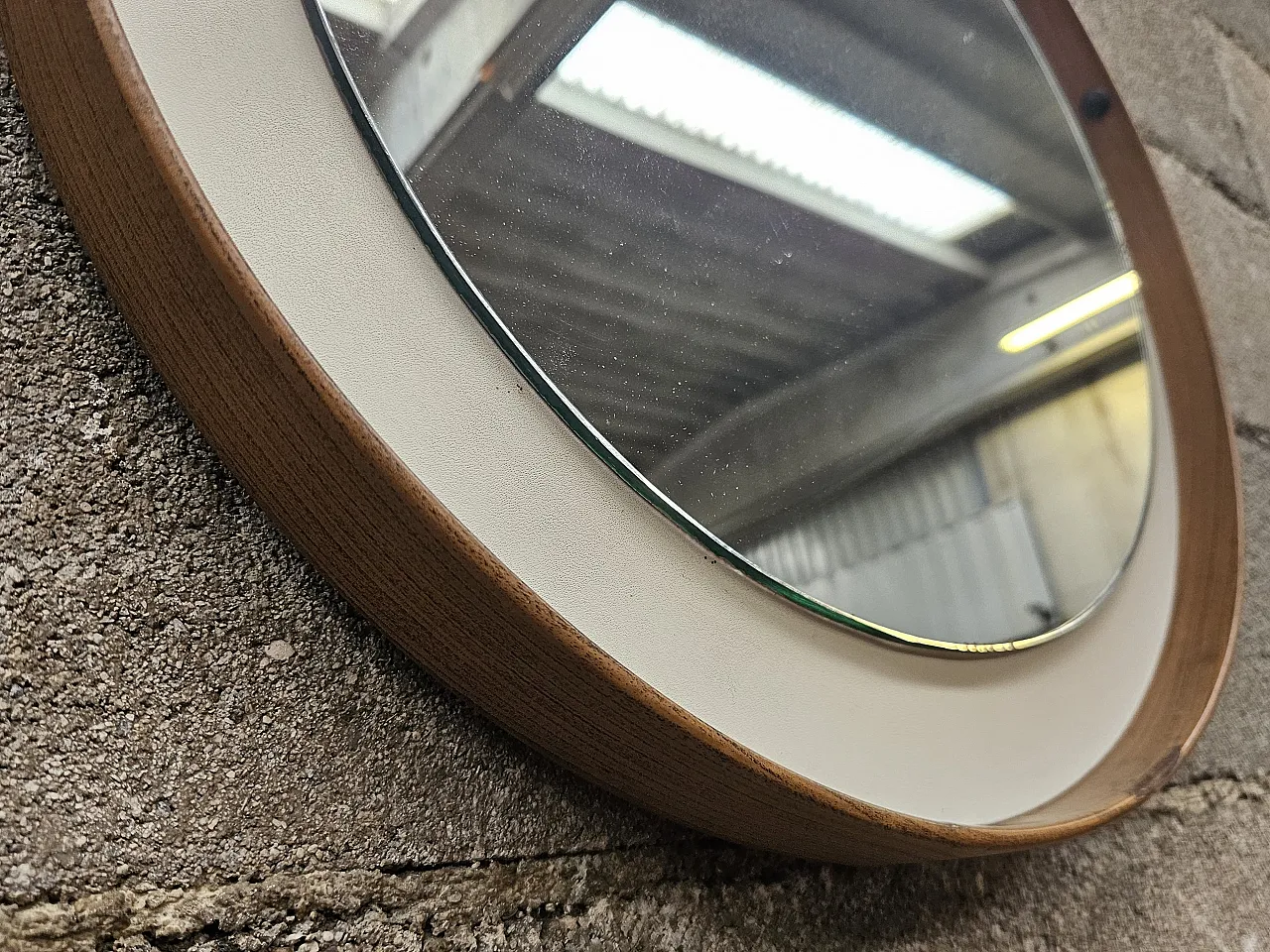 Specchio da parete in pvc ed ecopelle, anni '70 5