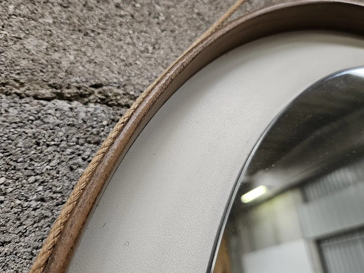 Specchio da parete in pvc ed ecopelle, anni '70 9