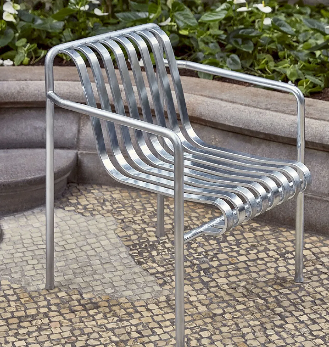 Poltrone Palissade di Ronan e Erwan Bouroullec per HAY 3