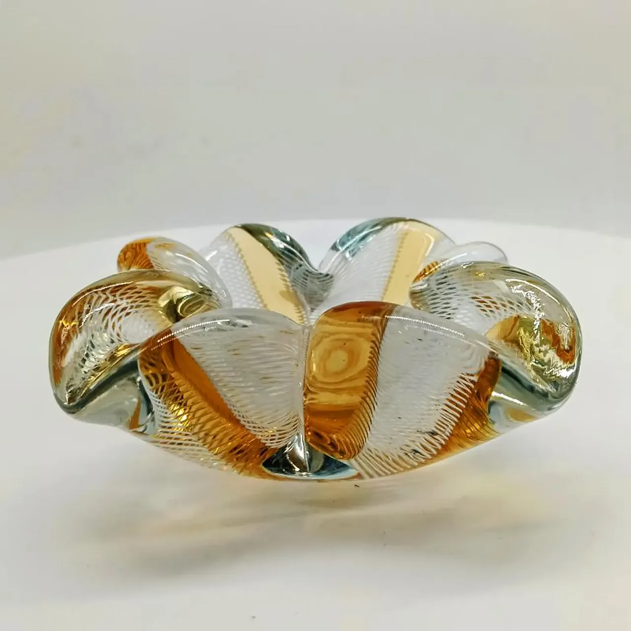 Ashtray in Murano glass with reticello filigree, 1950s 4