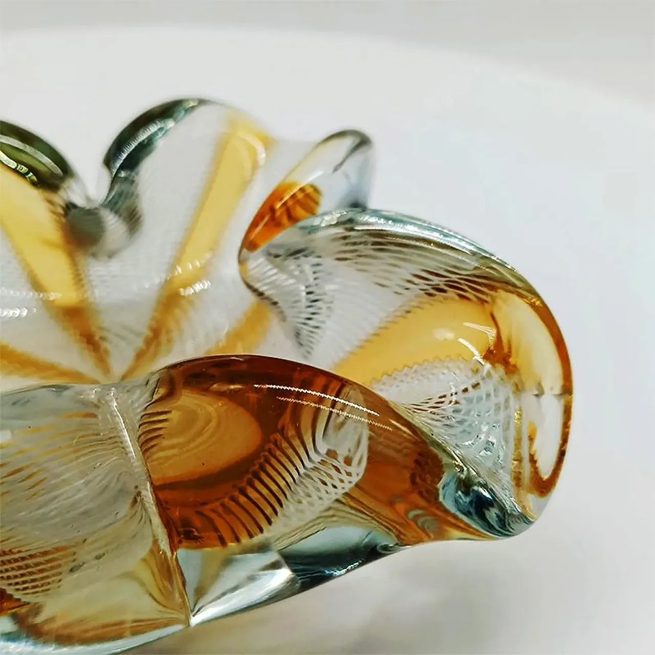 Ashtray in Murano glass with reticello filigree, 1950s 5
