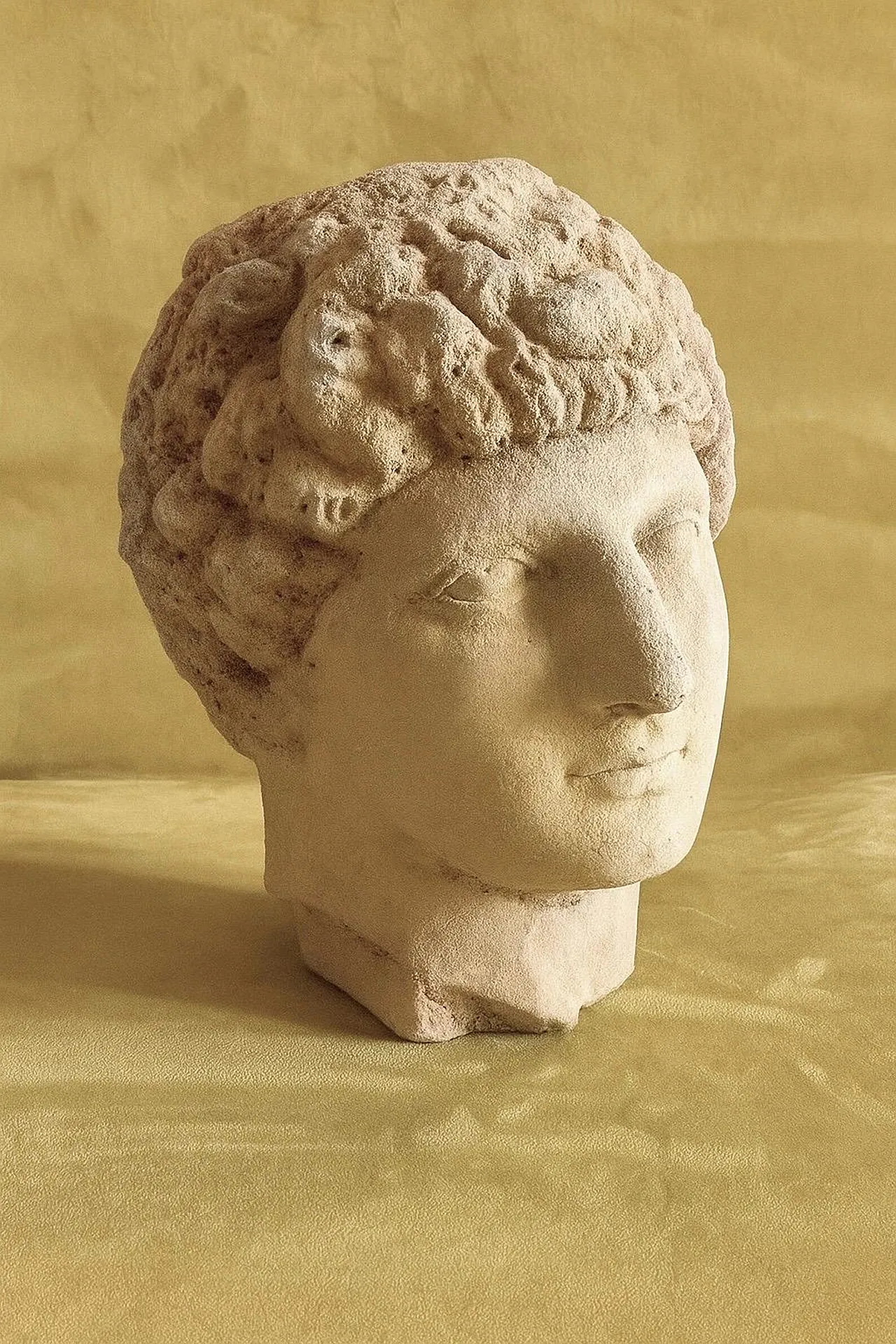 Stoneware sculpture depicting a man's head, 18th century 1