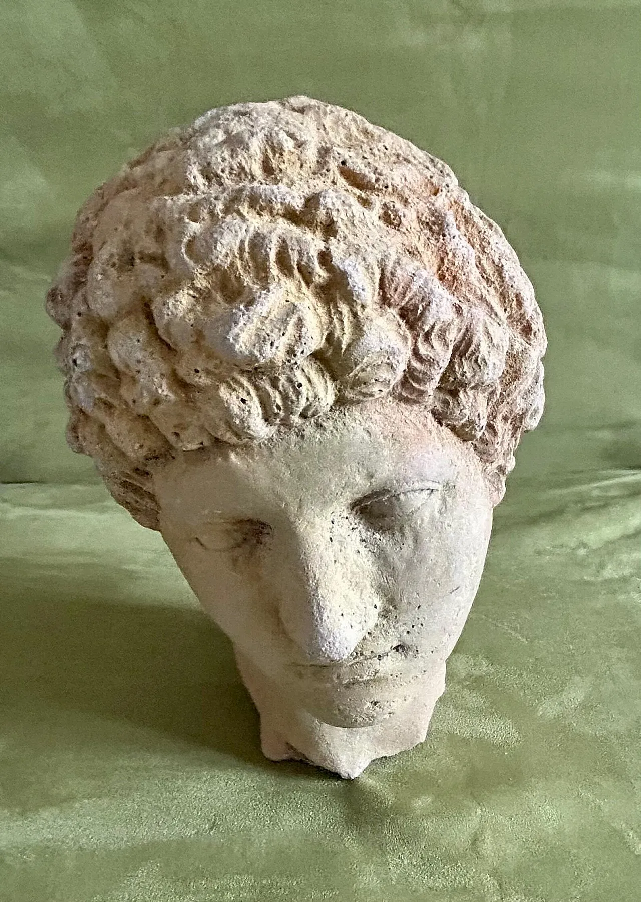 Stoneware sculpture depicting a man's head, 18th century 2