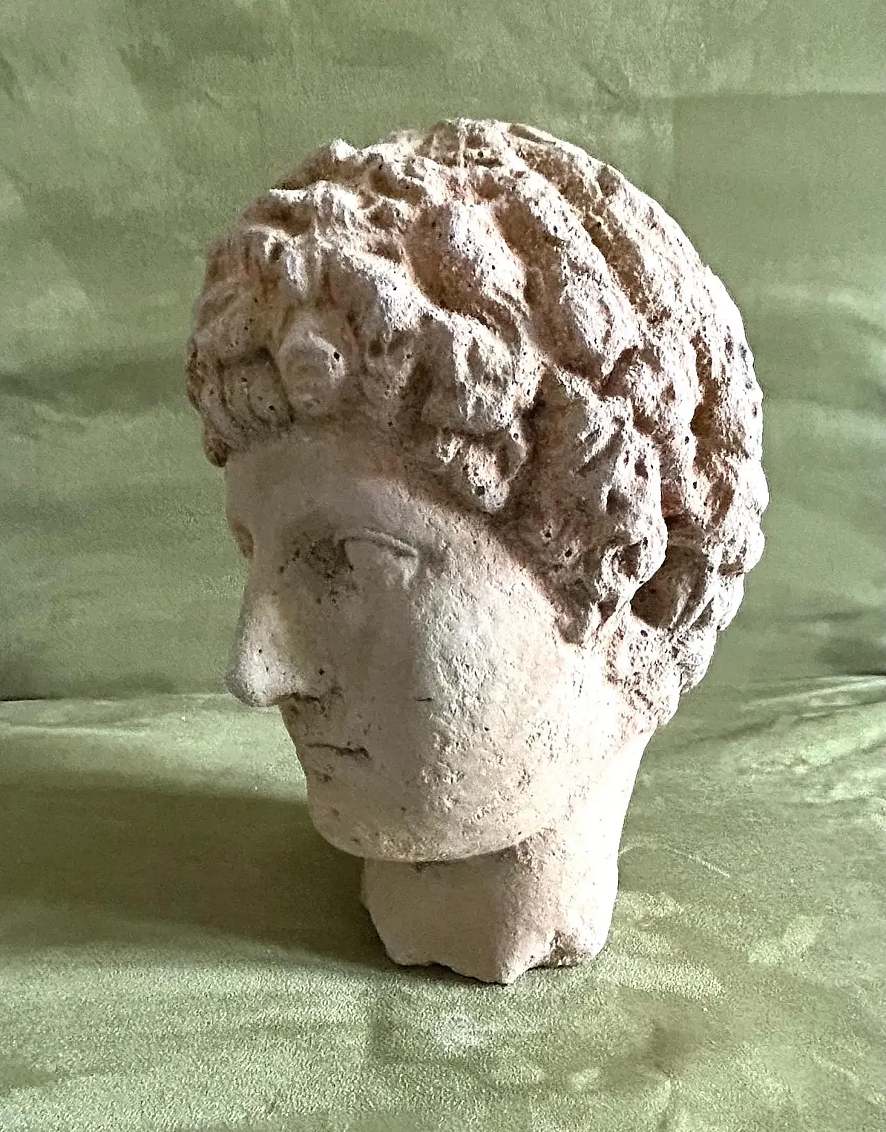 Stoneware sculpture depicting a man's head, 18th century 3