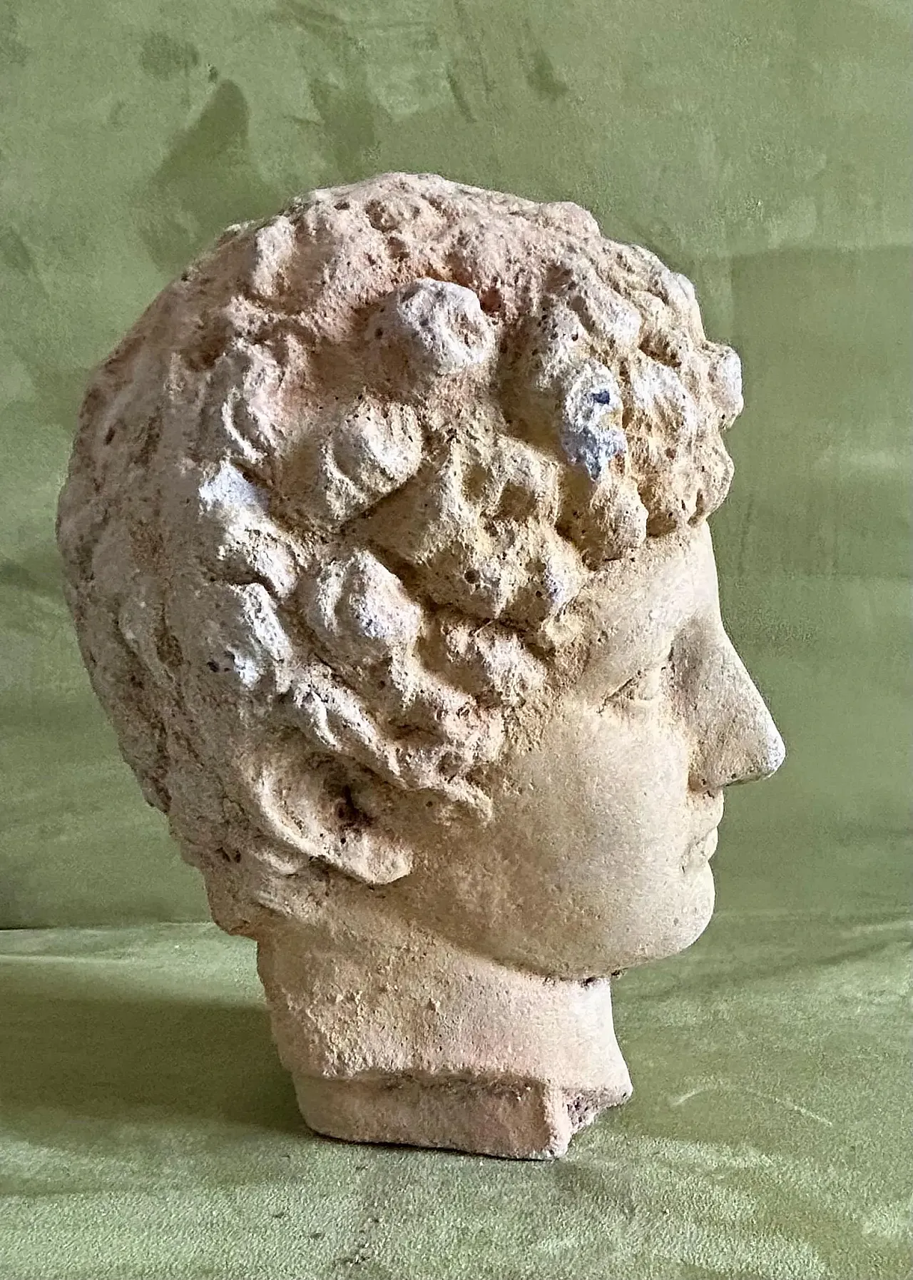 Stoneware sculpture depicting a man's head, 18th century 6