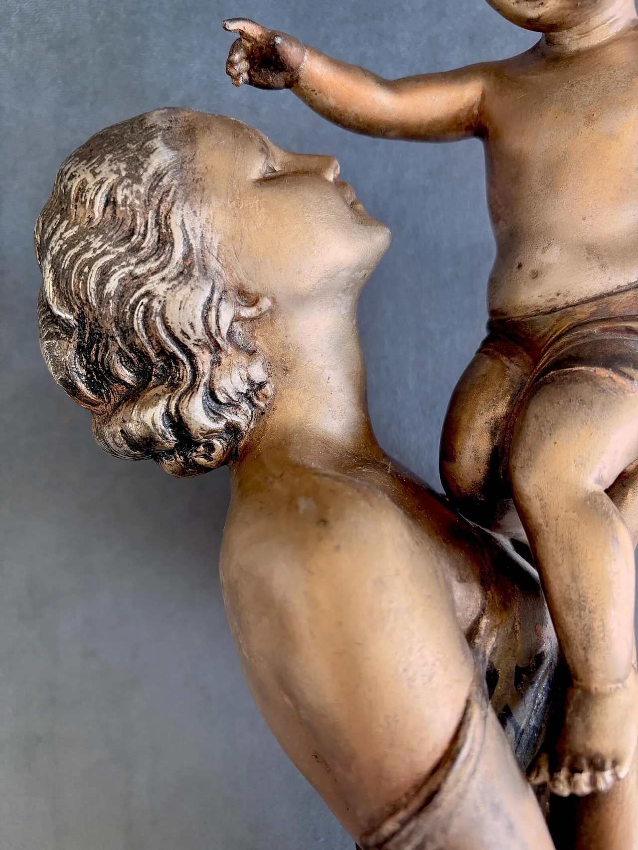 Uriano, Mother and child, bronze and marble sculpture, 1920s 1