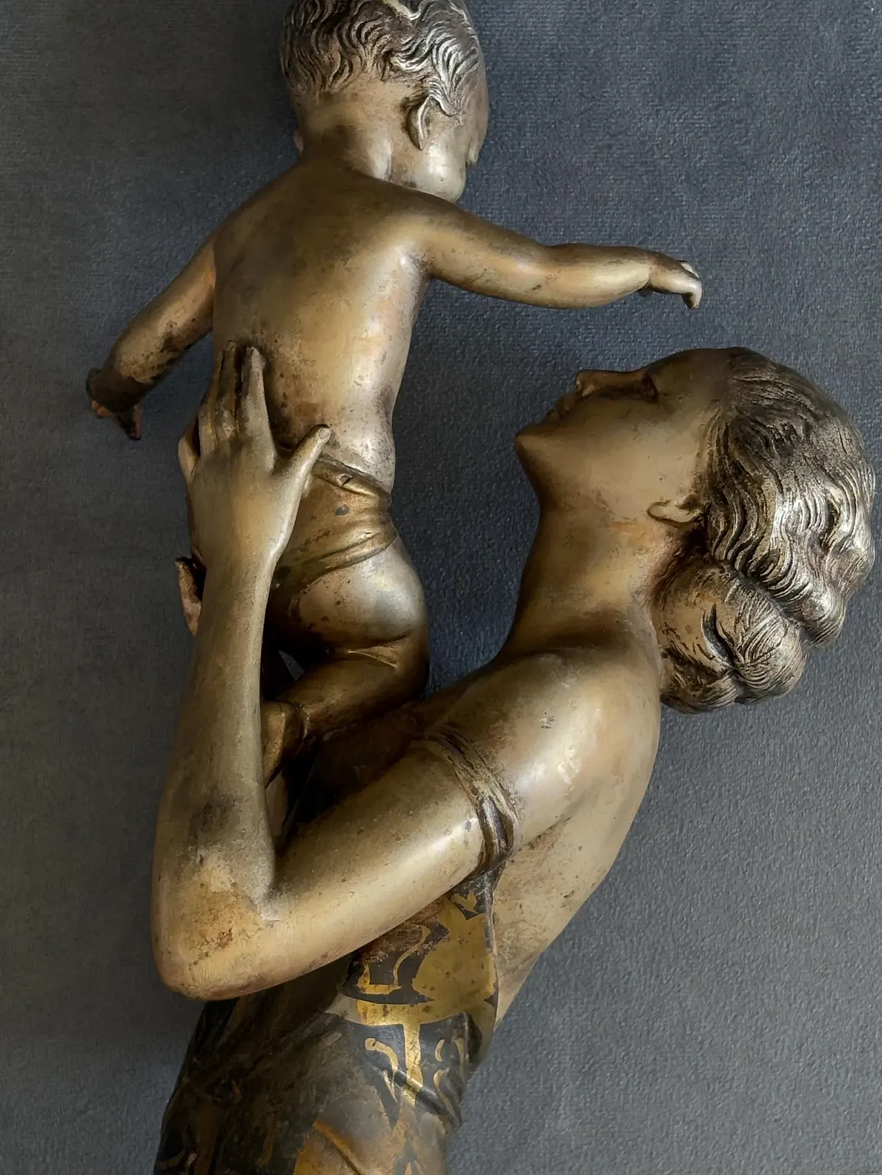 Uriano, Mother and child, bronze and marble sculpture, 1920s 6