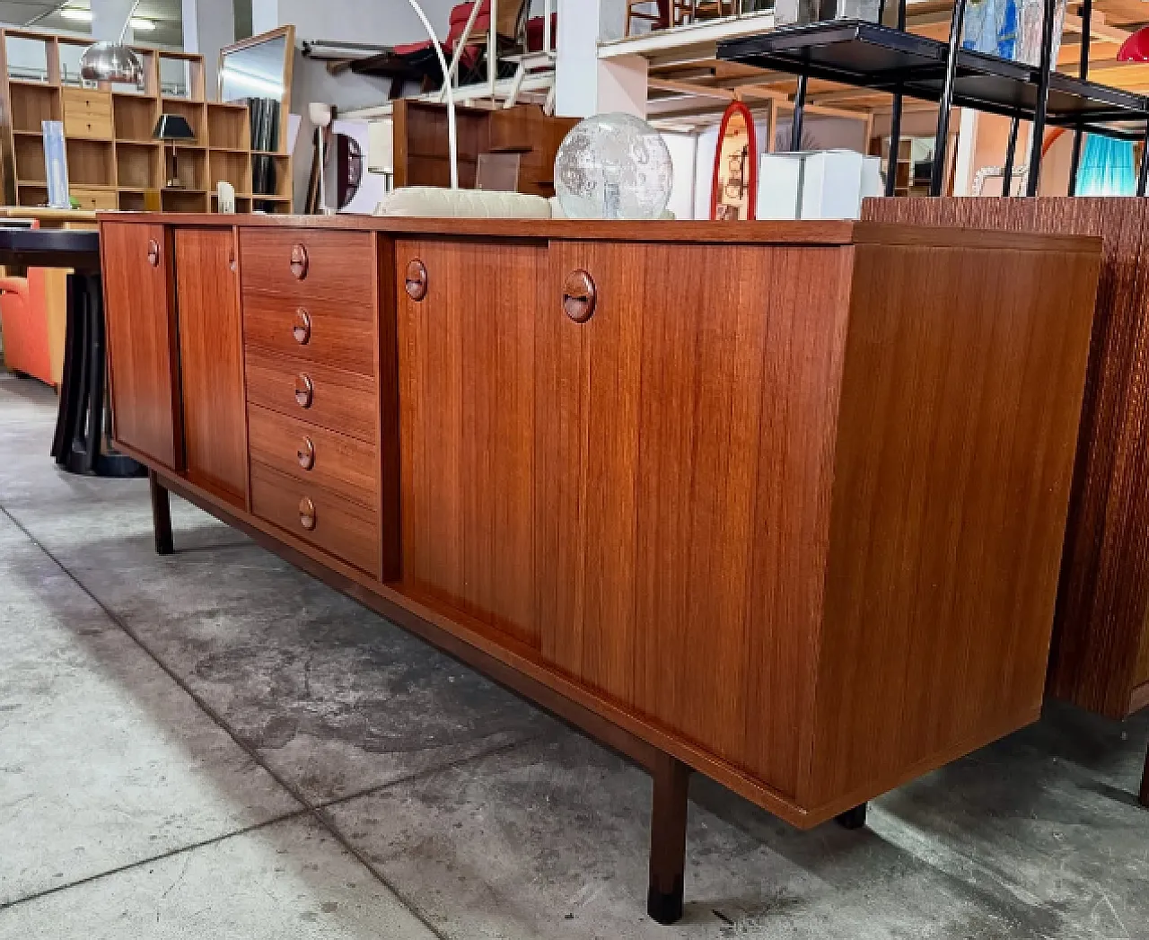 Teak wood chanting style sideboard, 1960s 2