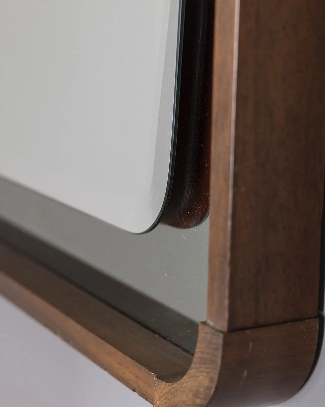 Specchio da parete in legno e vetro fumé, anni '60 5