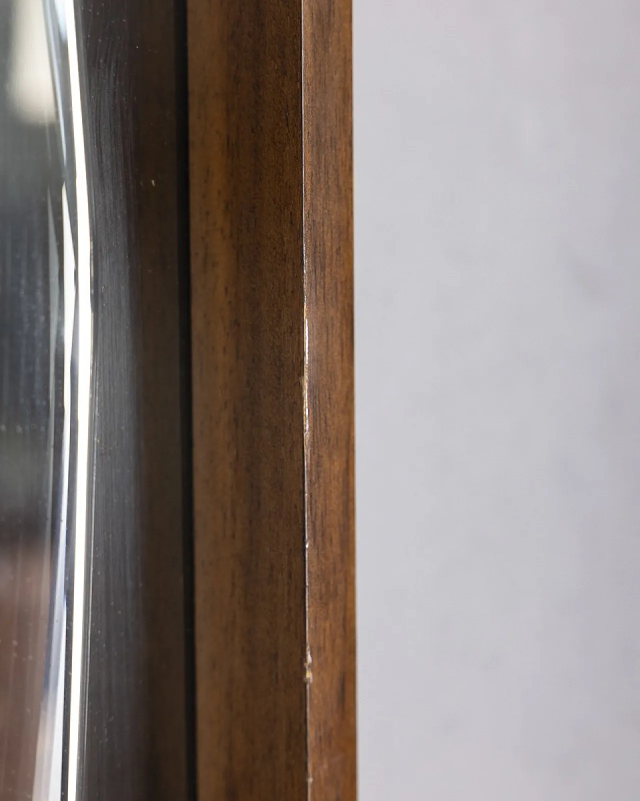 Specchio da parete in legno e vetro fumé, anni '60 10