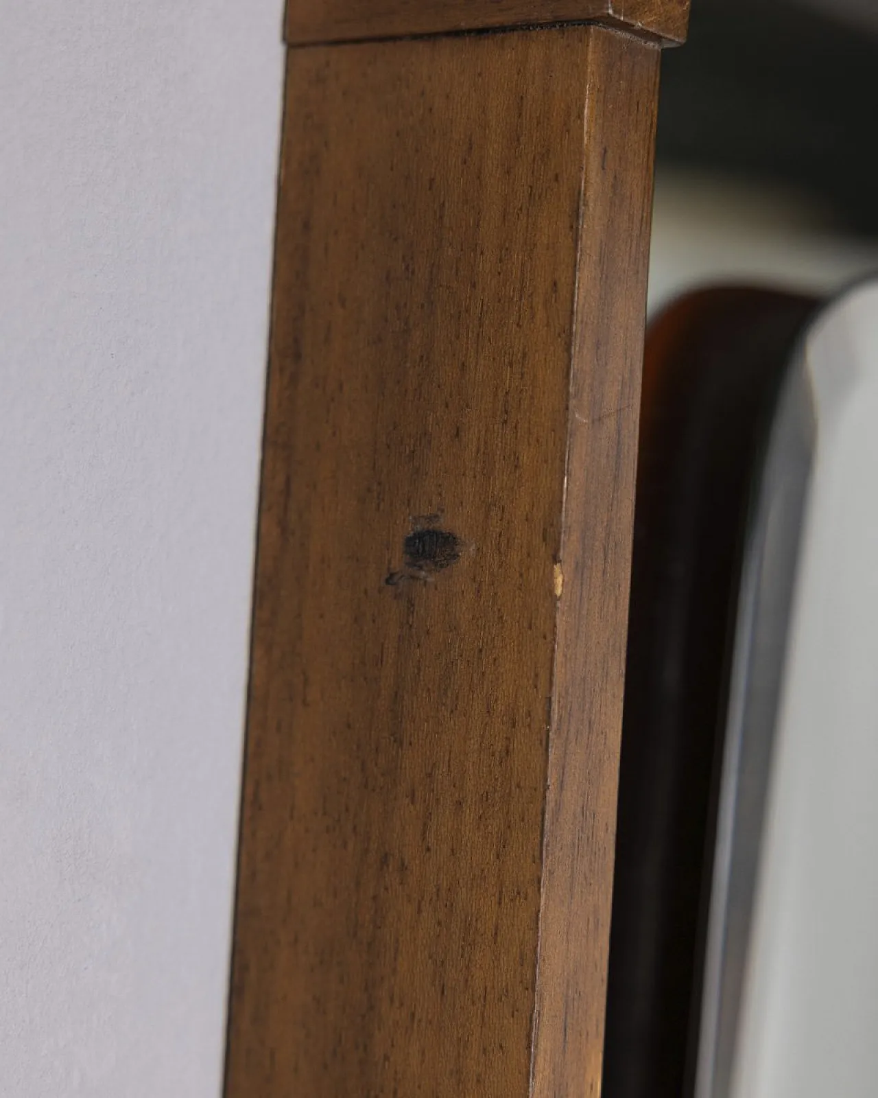 Specchio da parete in legno e vetro fumé, anni '60 11