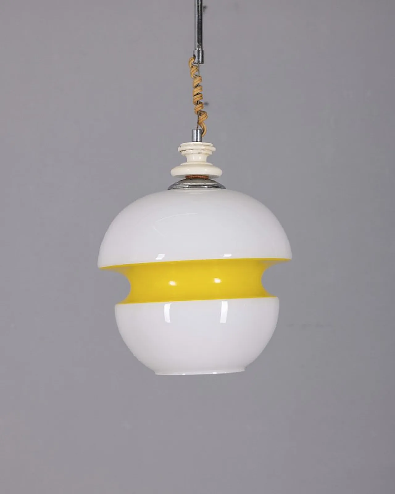 Lampada a sospensione in vetro bianco e giallo, anni '70 2
