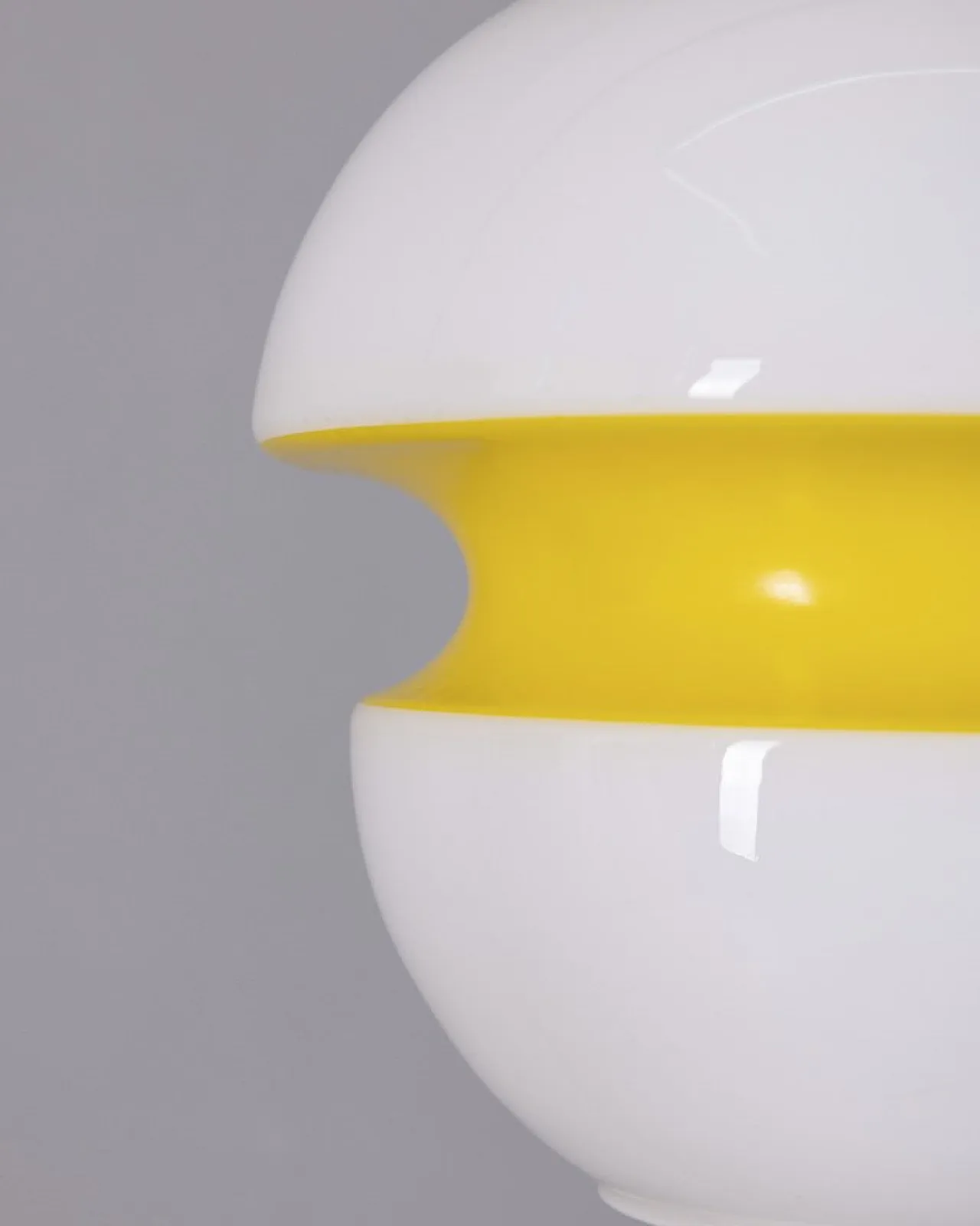 Lampada a sospensione in vetro bianco e giallo, anni '70 6