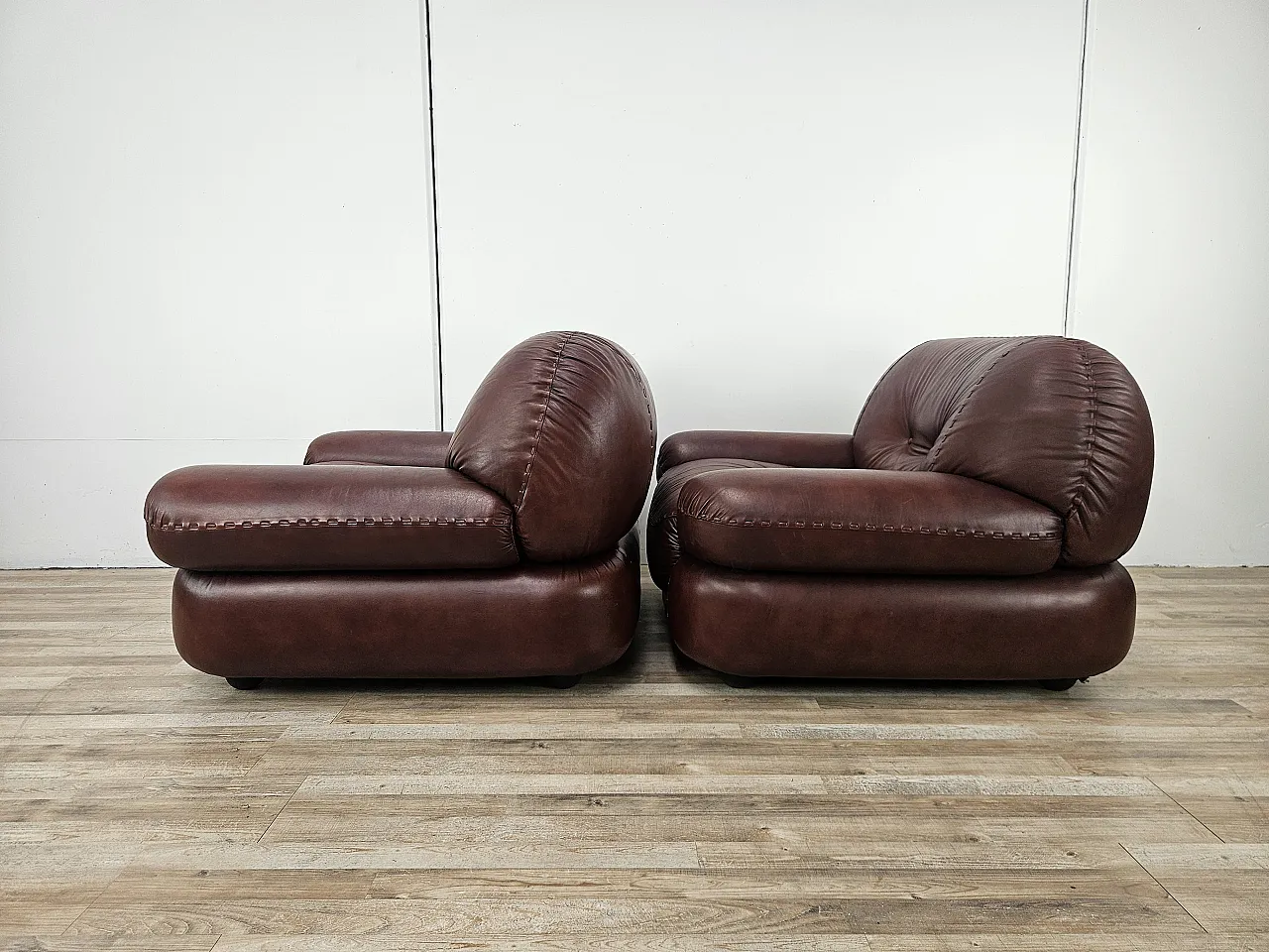 Sapporo armchairs by Mobilgirgi in 1970s brown leather 4