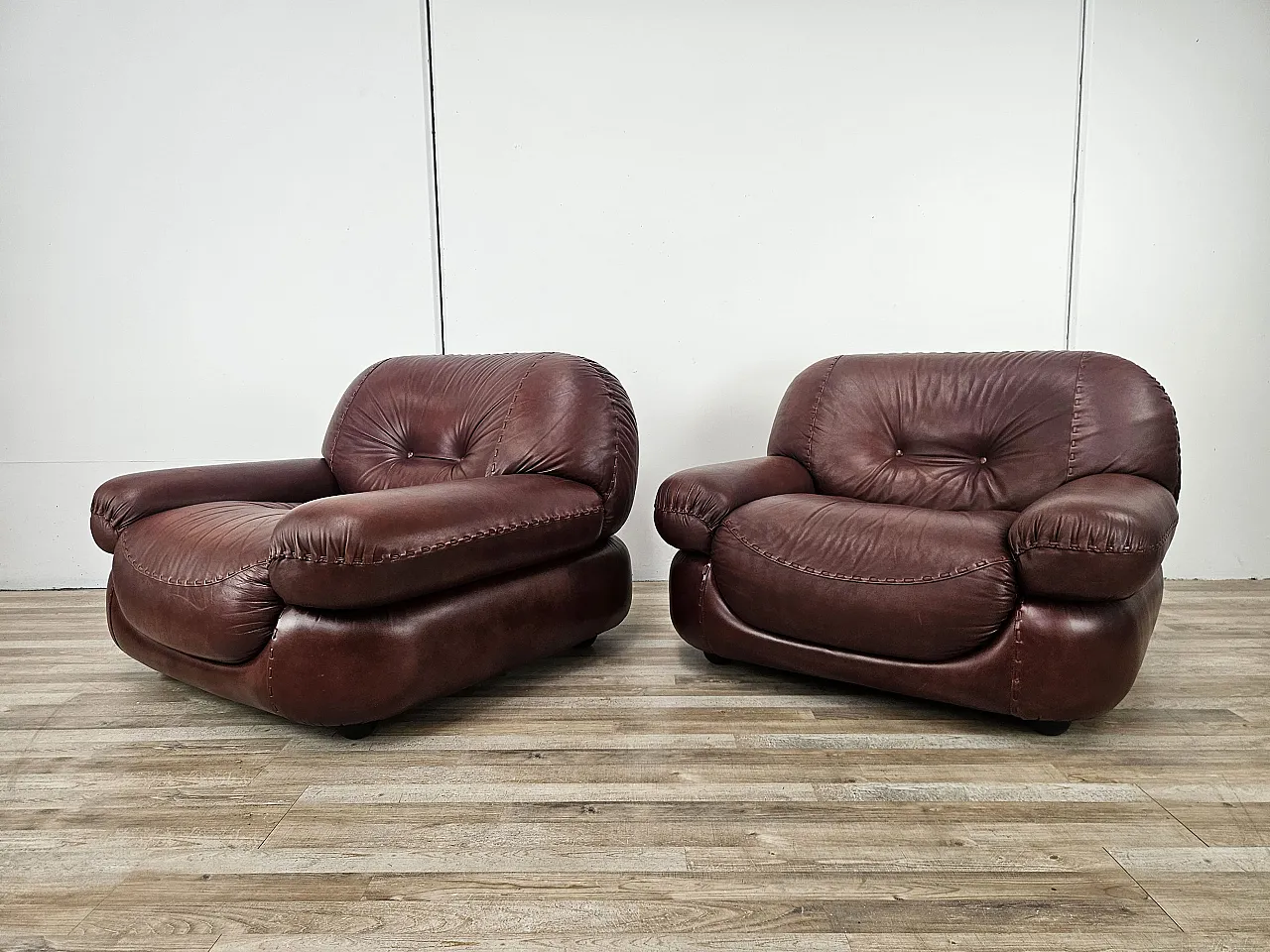 Sapporo armchairs by Mobilgirgi in 1970s brown leather 5