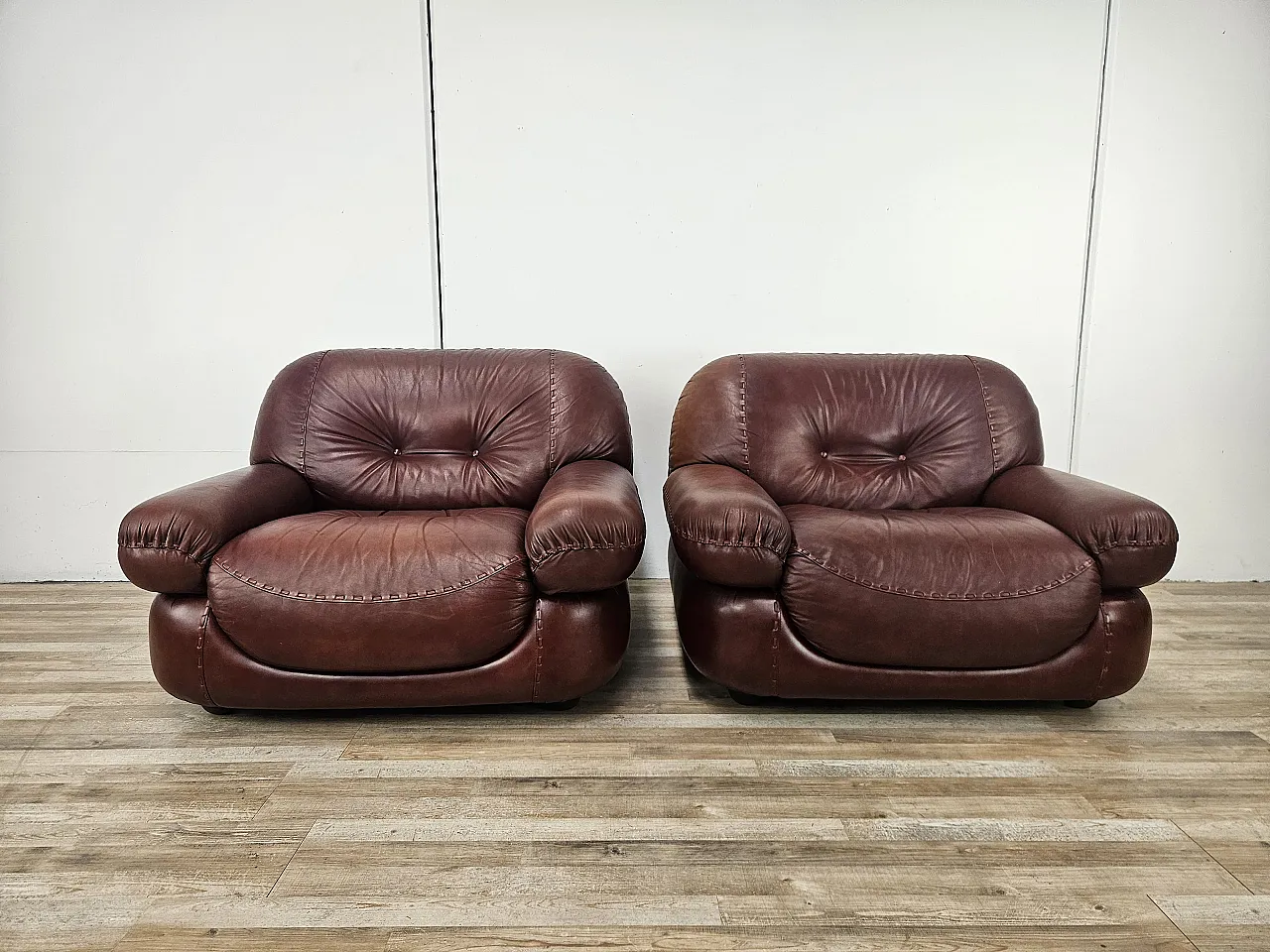 Sapporo armchairs by Mobilgirgi in 1970s brown leather 6
