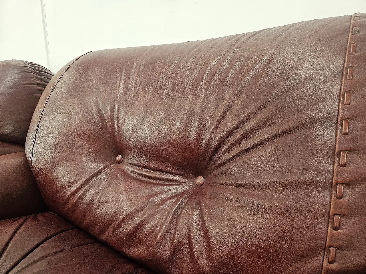 Sapporo armchairs by Mobilgirgi in 1970s brown leather 12