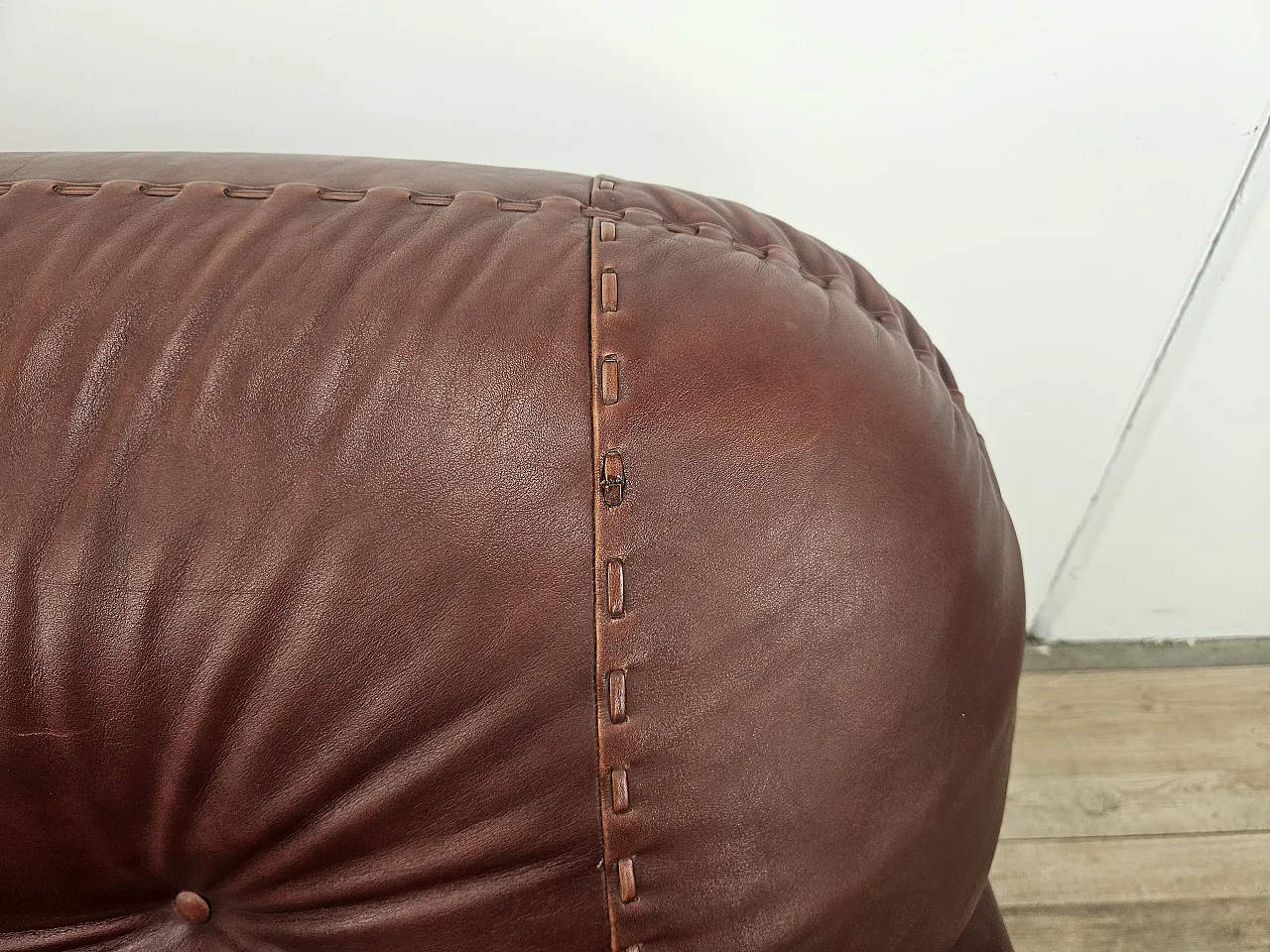 Sapporo armchairs by Mobilgirgi in 1970s brown leather 18