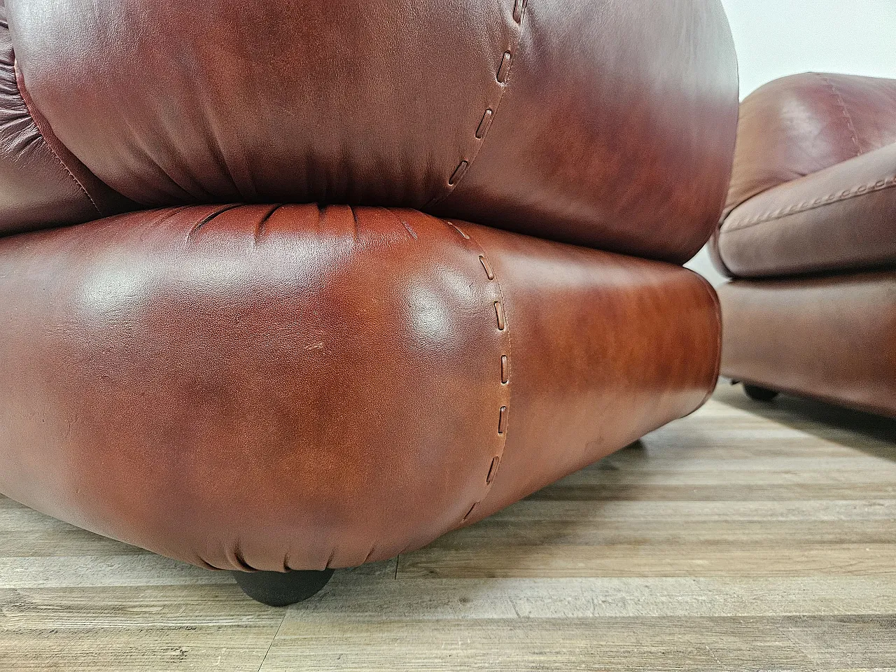 Sapporo armchairs by Mobilgirgi in 1970s brown leather 23