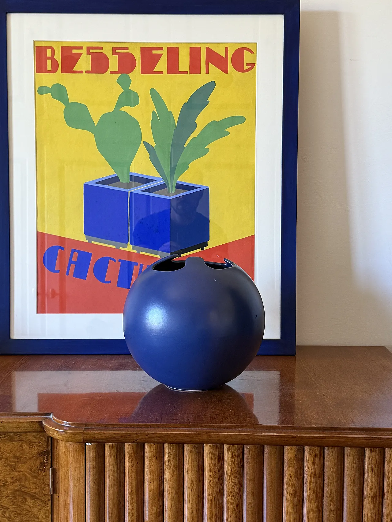 Modern spherical vase in blue ceramic, Italy 1970 3