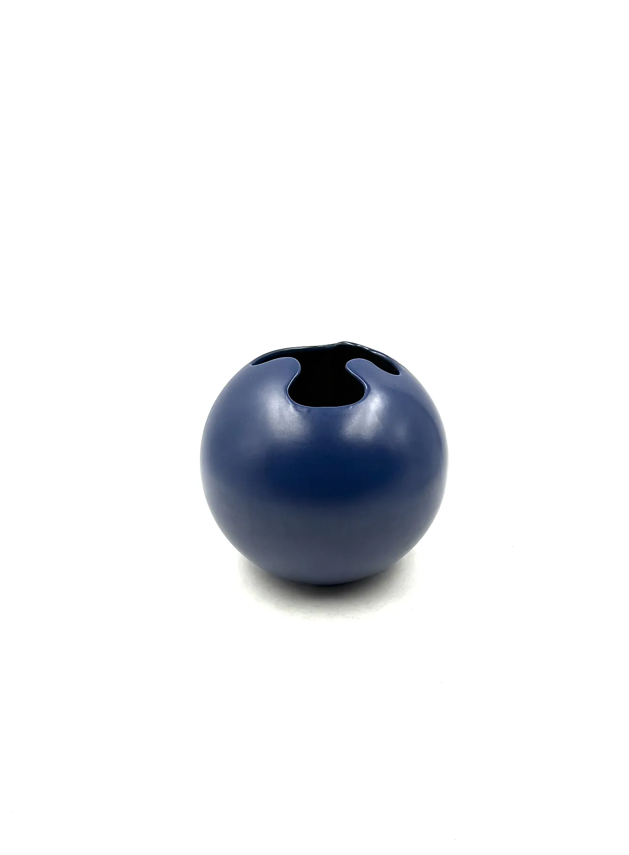 Modern spherical vase in blue ceramic, Italy 1970 5