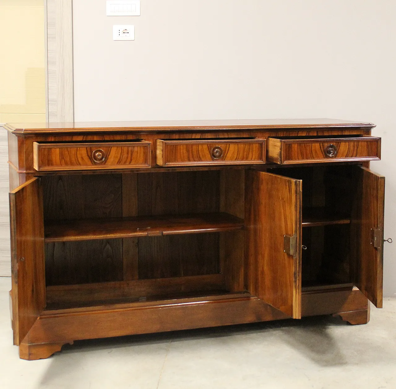 Credenza 3 ante Luigi Filippo in noce '800 4